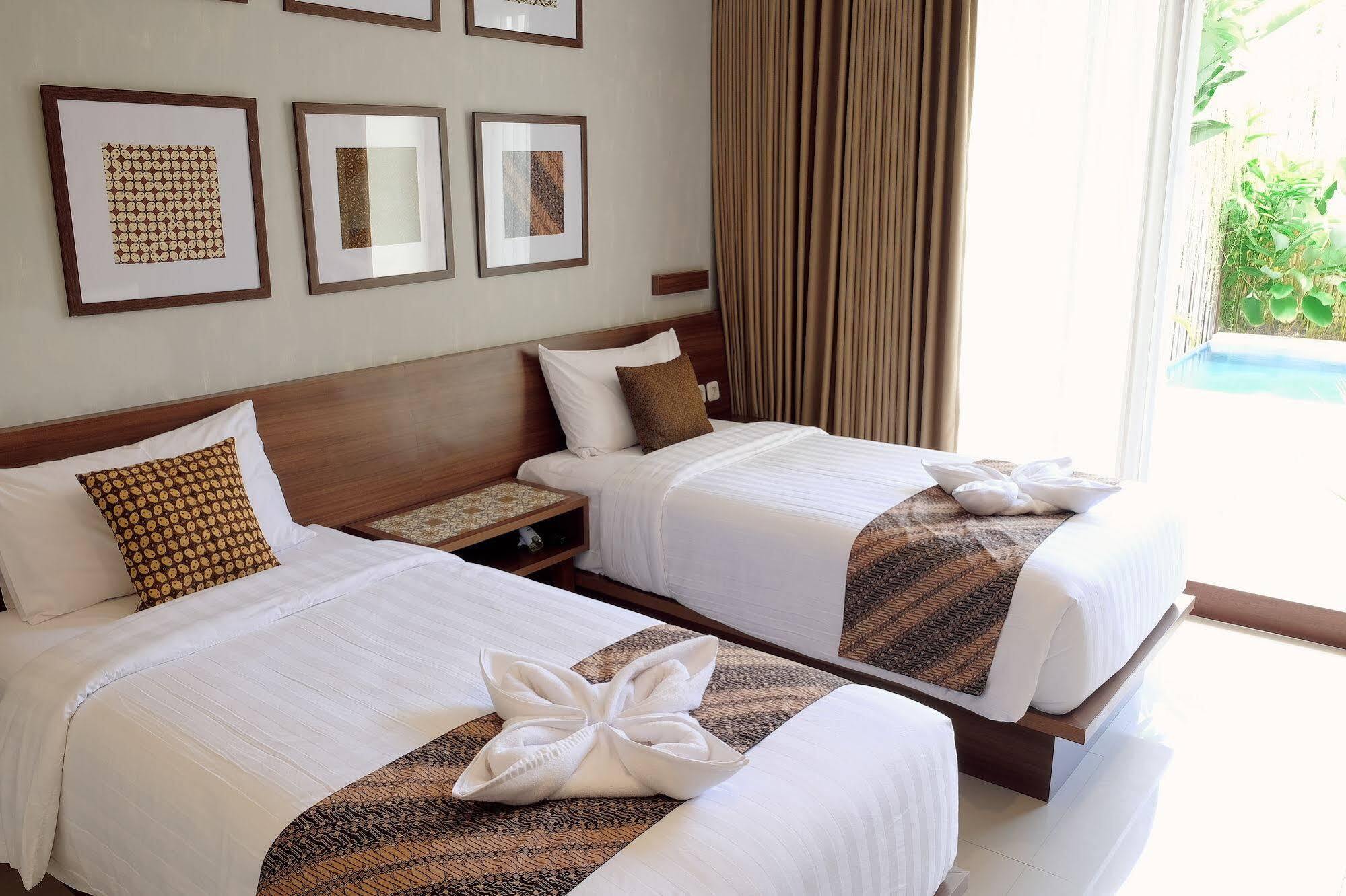 Cove Tevana Hotel